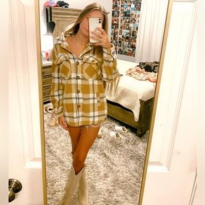 Boutique shacket! Super thick and great material! Perfect for winter!